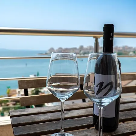Promenade Seaview Apartment